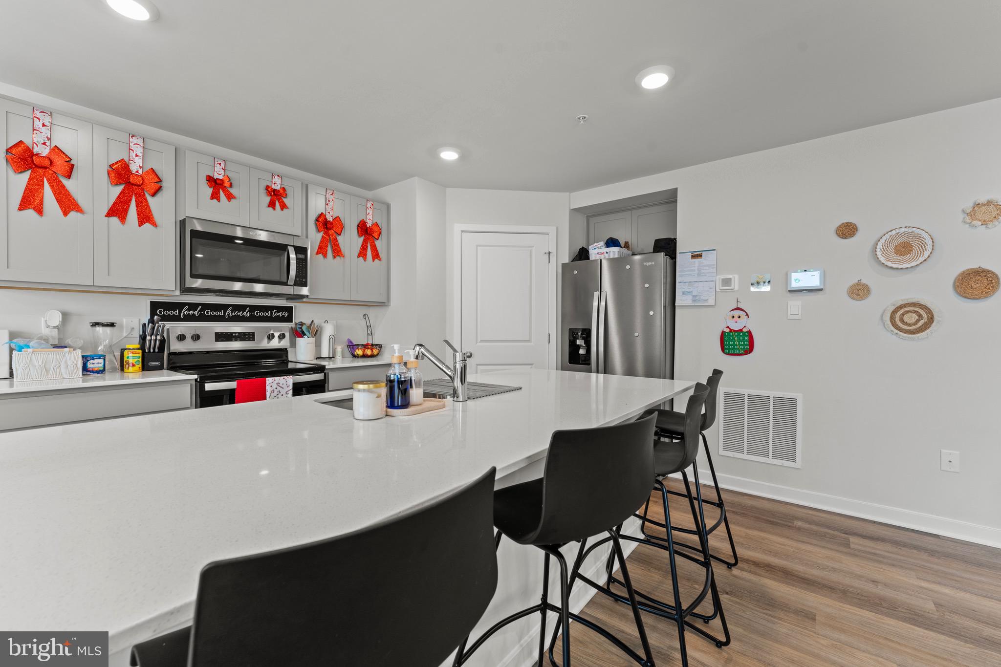 PINEGROVE - Residential