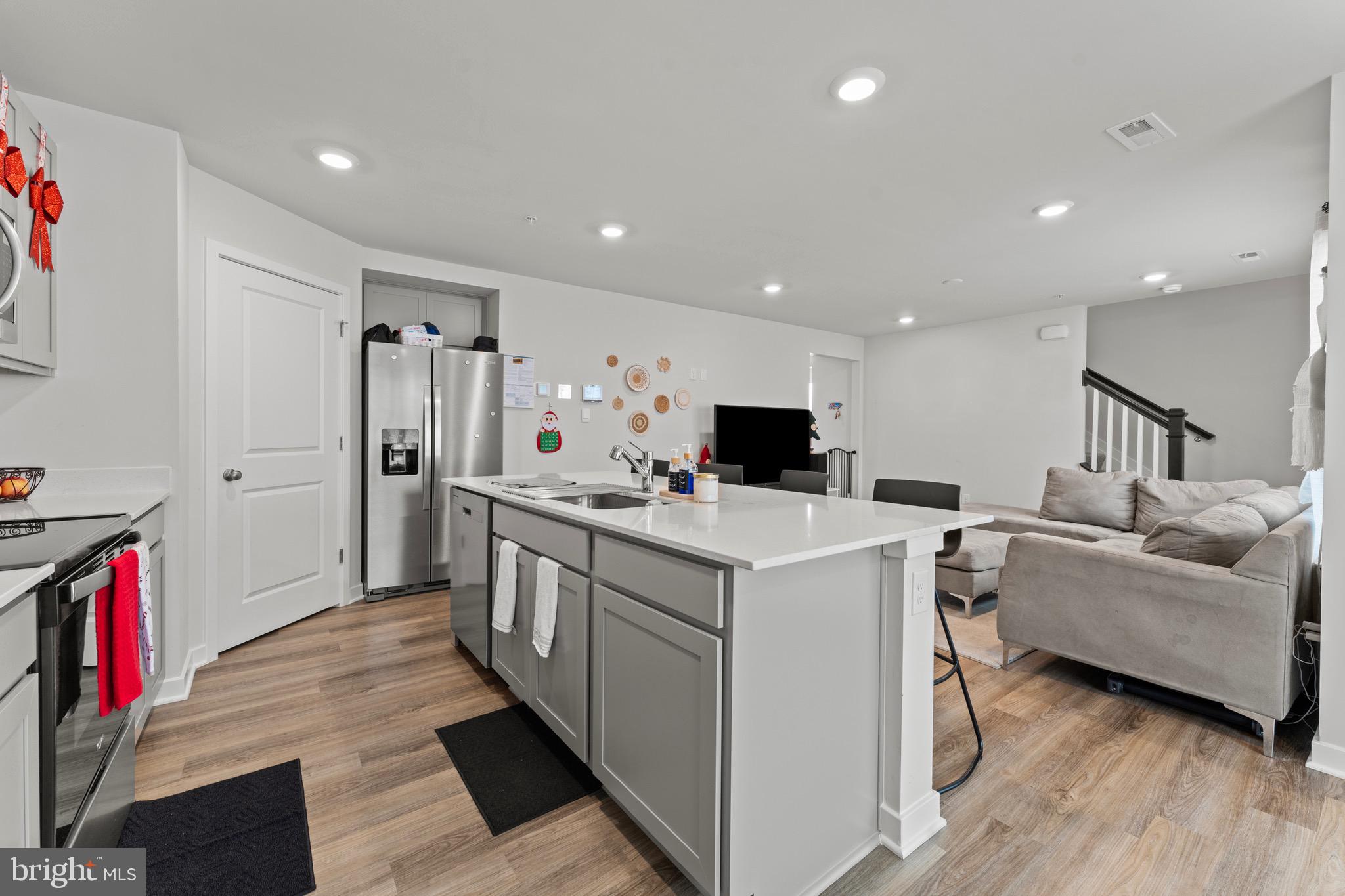 PINEGROVE - Residential