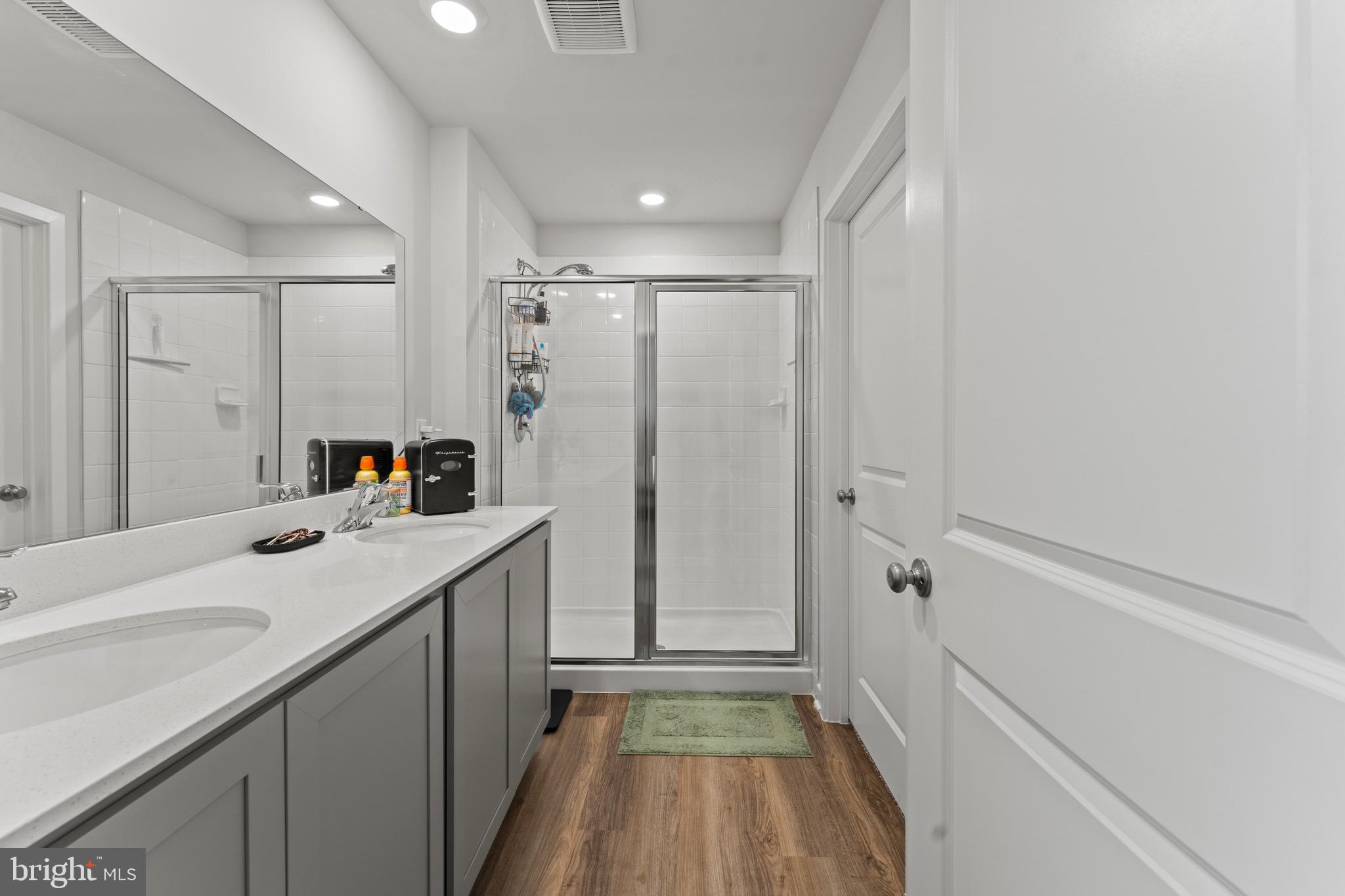 PINEGROVE - Residential