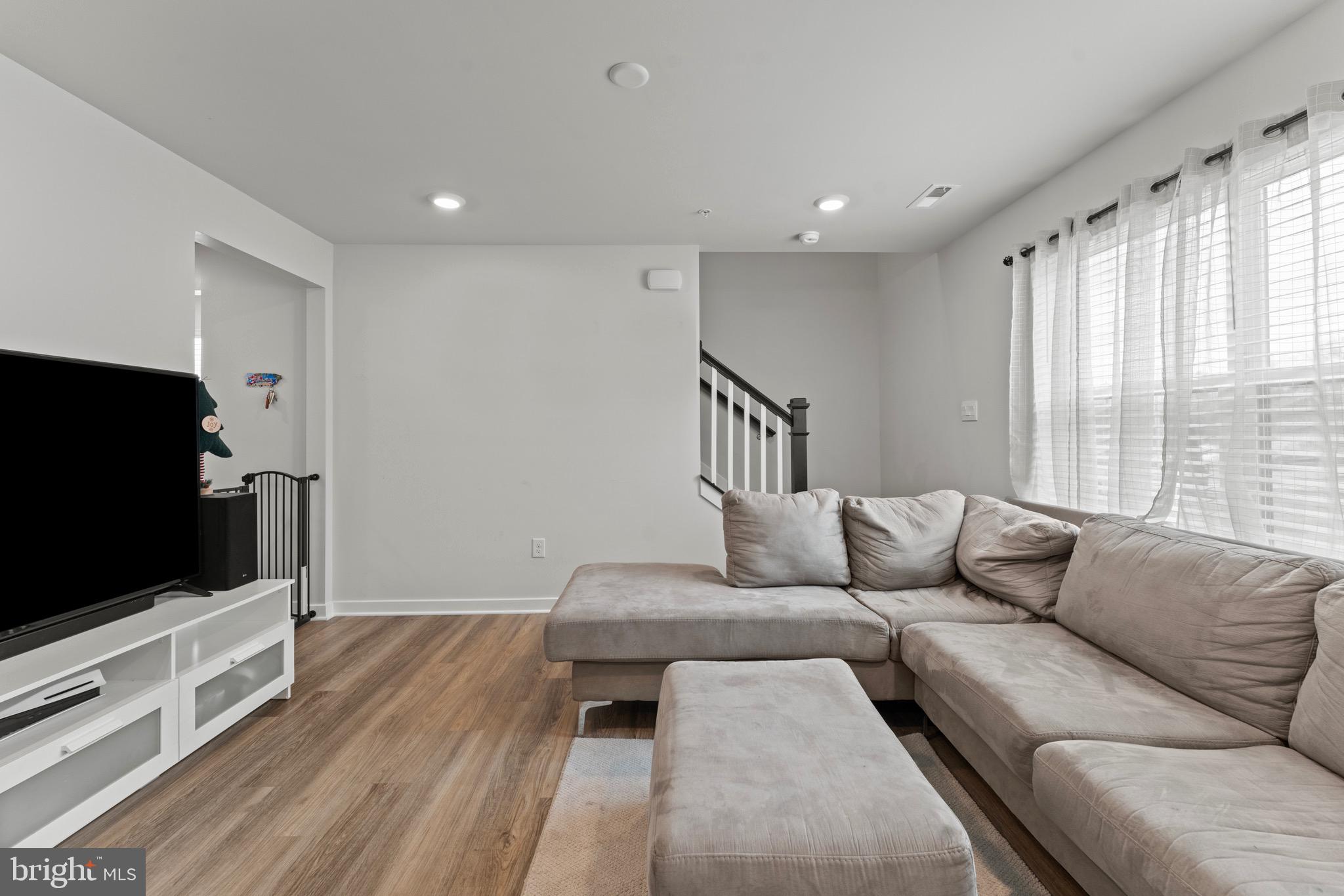 PINEGROVE - Residential