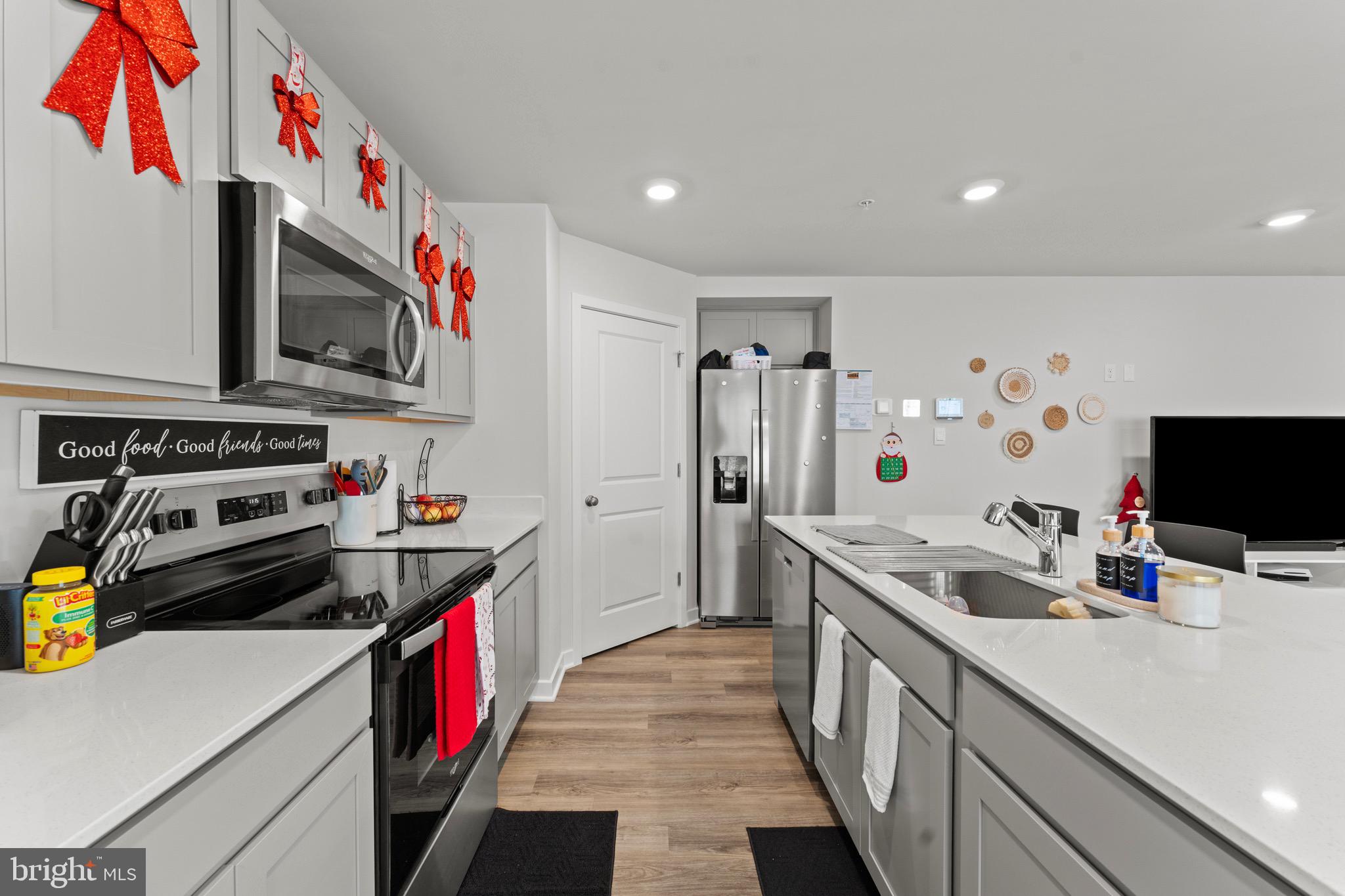 PINEGROVE - Residential