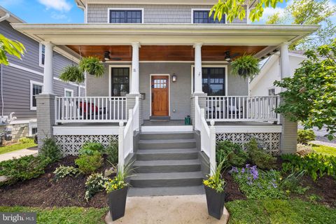 Photo of 18 W Masonic View Avenue W, ALEXANDRIA, VA 22301 (MLS # VAAX2056396)