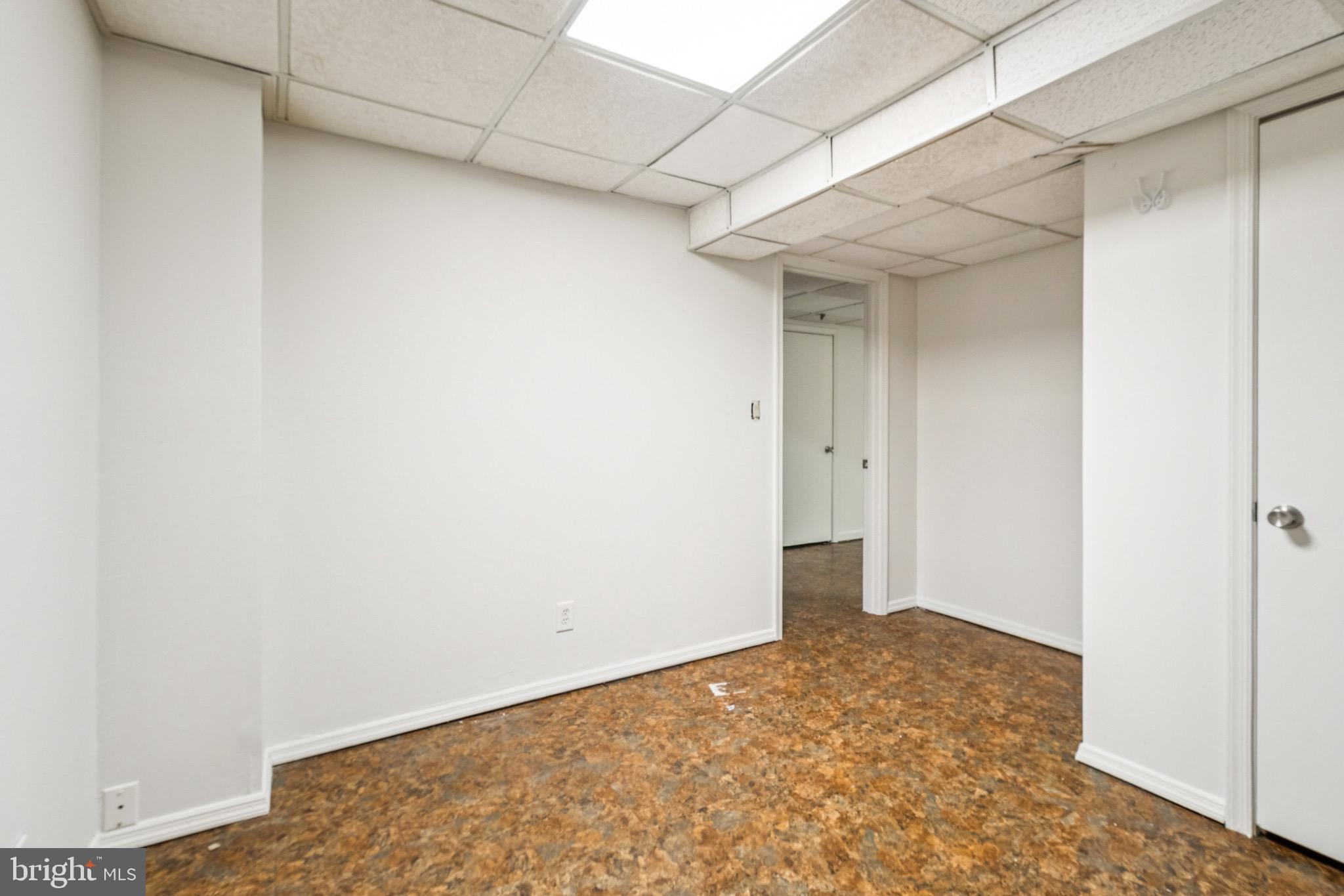 HUNTING QUARTERS - Residential