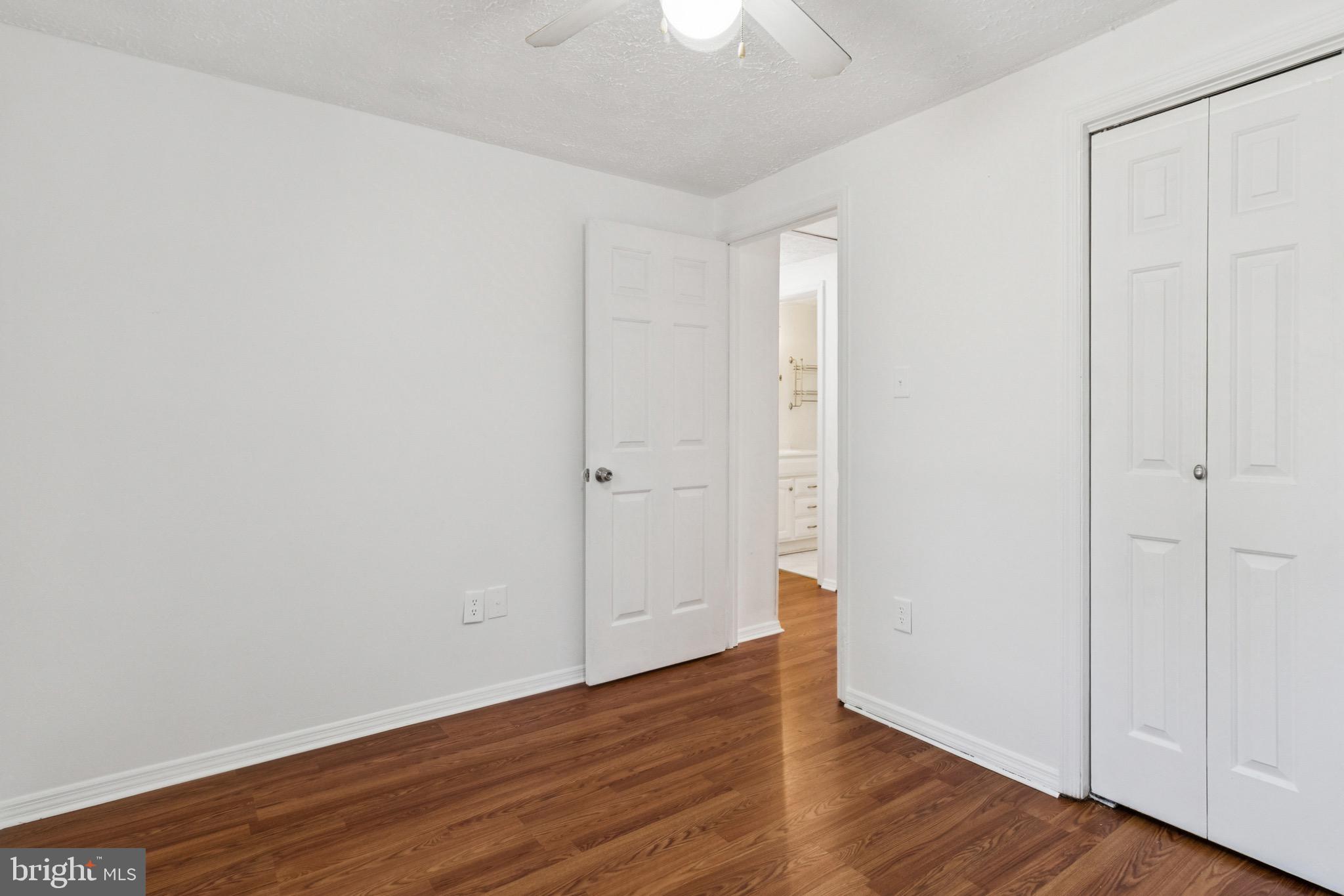 HUNTING QUARTERS - Residential