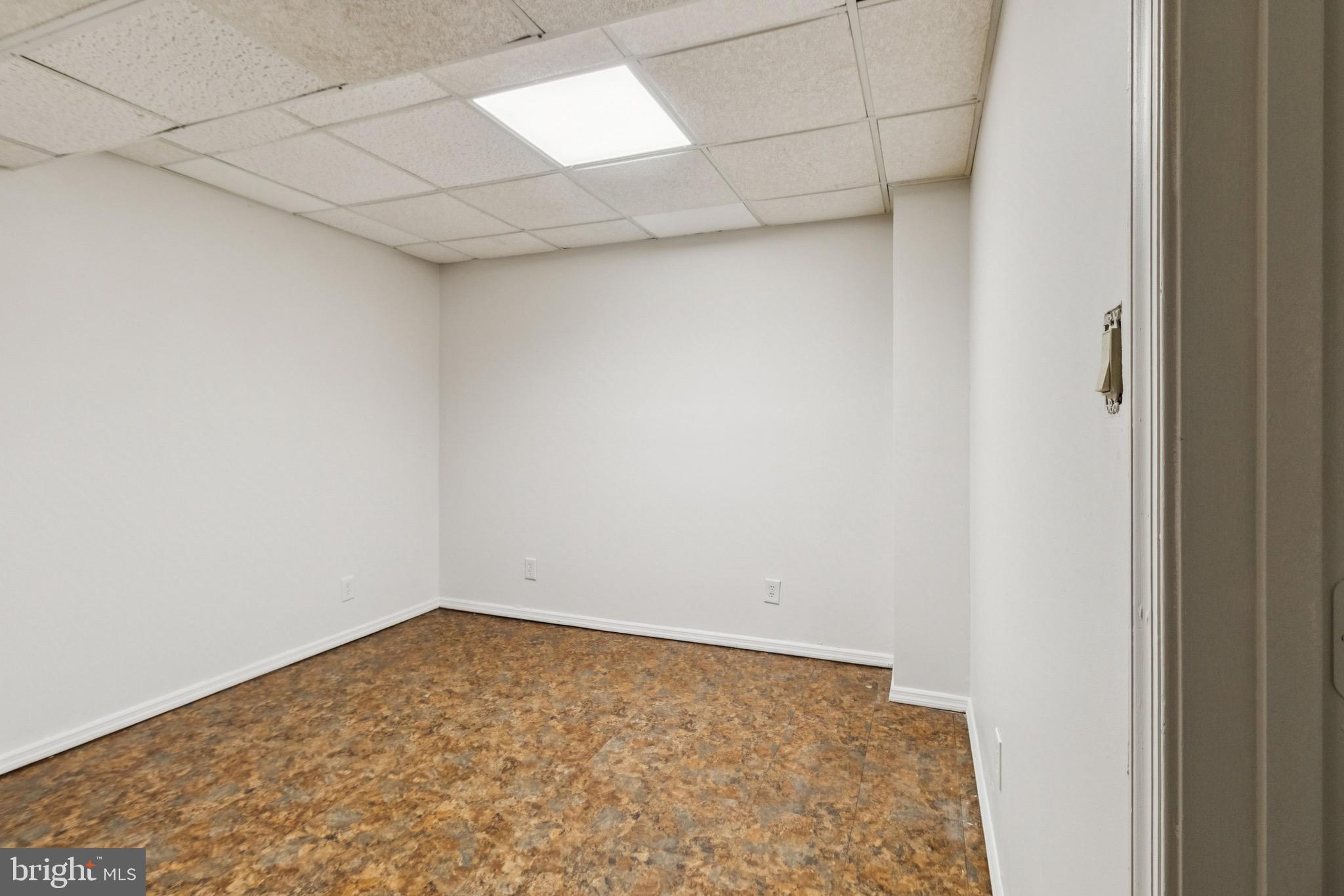 HUNTING QUARTERS - Residential