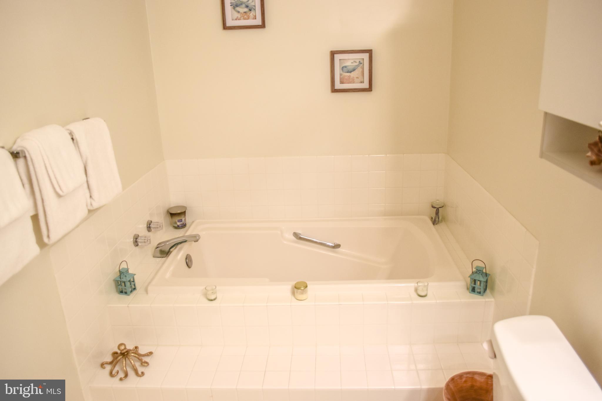 WHISPERING WOODS - Residential