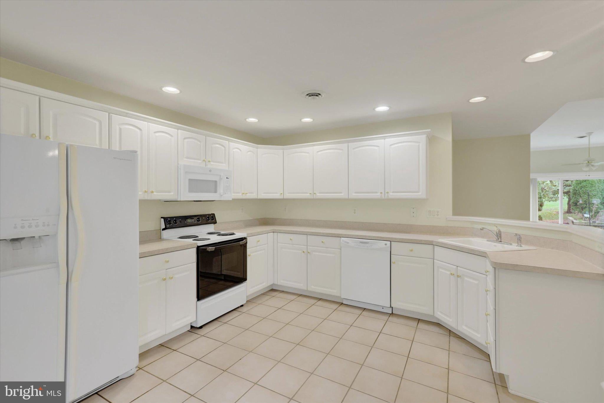 2334 ARONIMINK CIRCLE