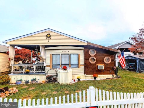 Block 7 Lot 30 & 31 CAMPFIRE BLVD FALLING WATERS WV 25419