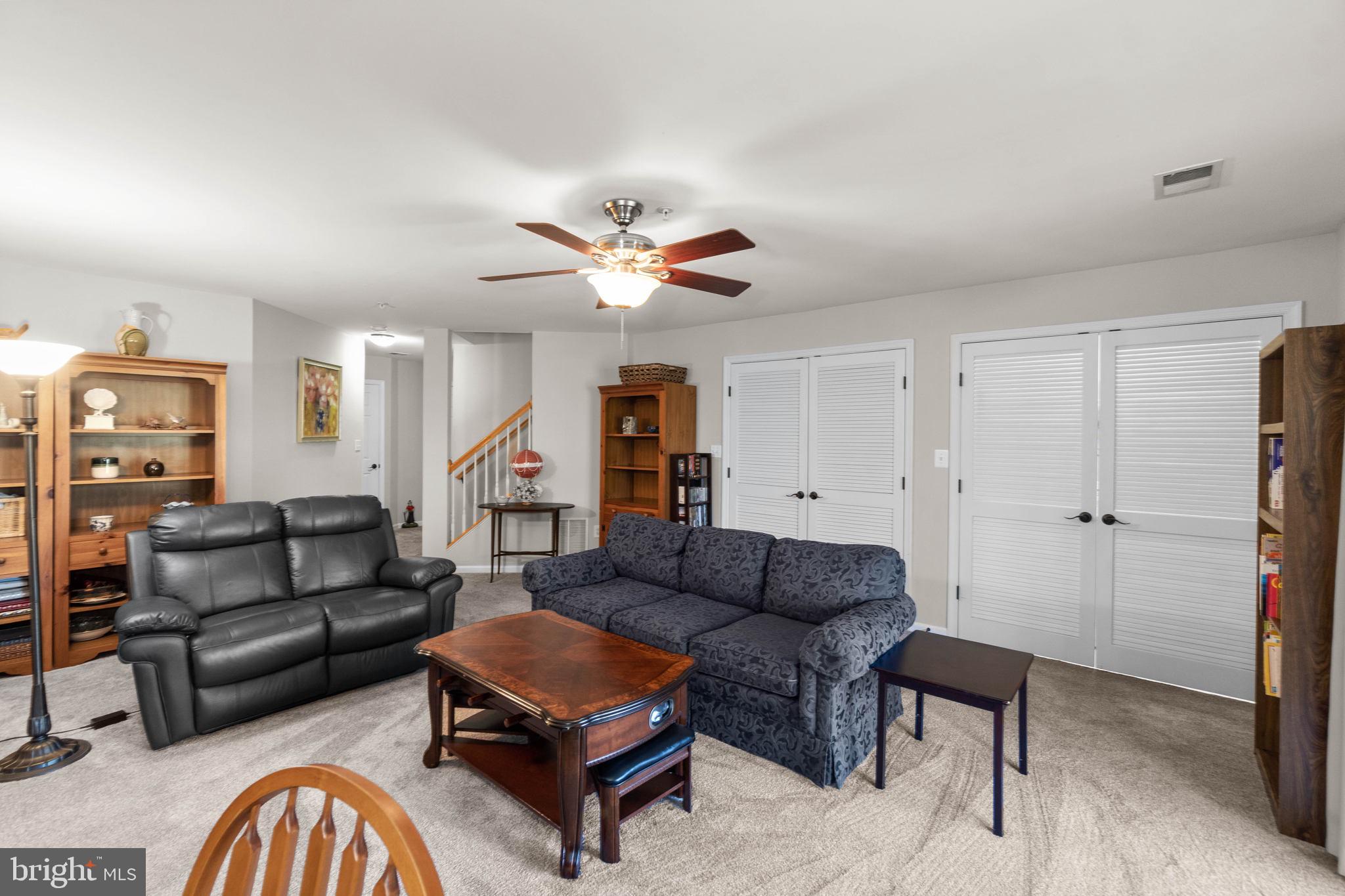 MANOR OAKS - Residential