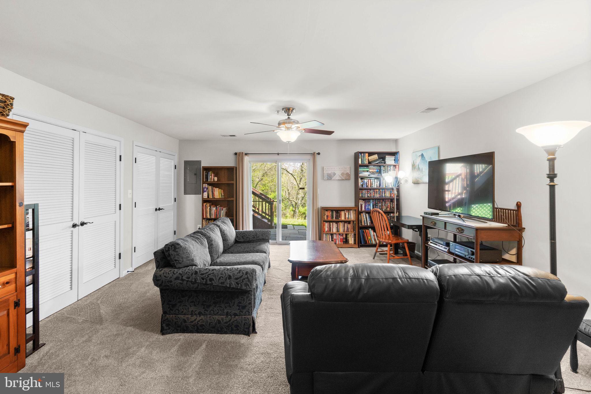 MANOR OAKS - Residential