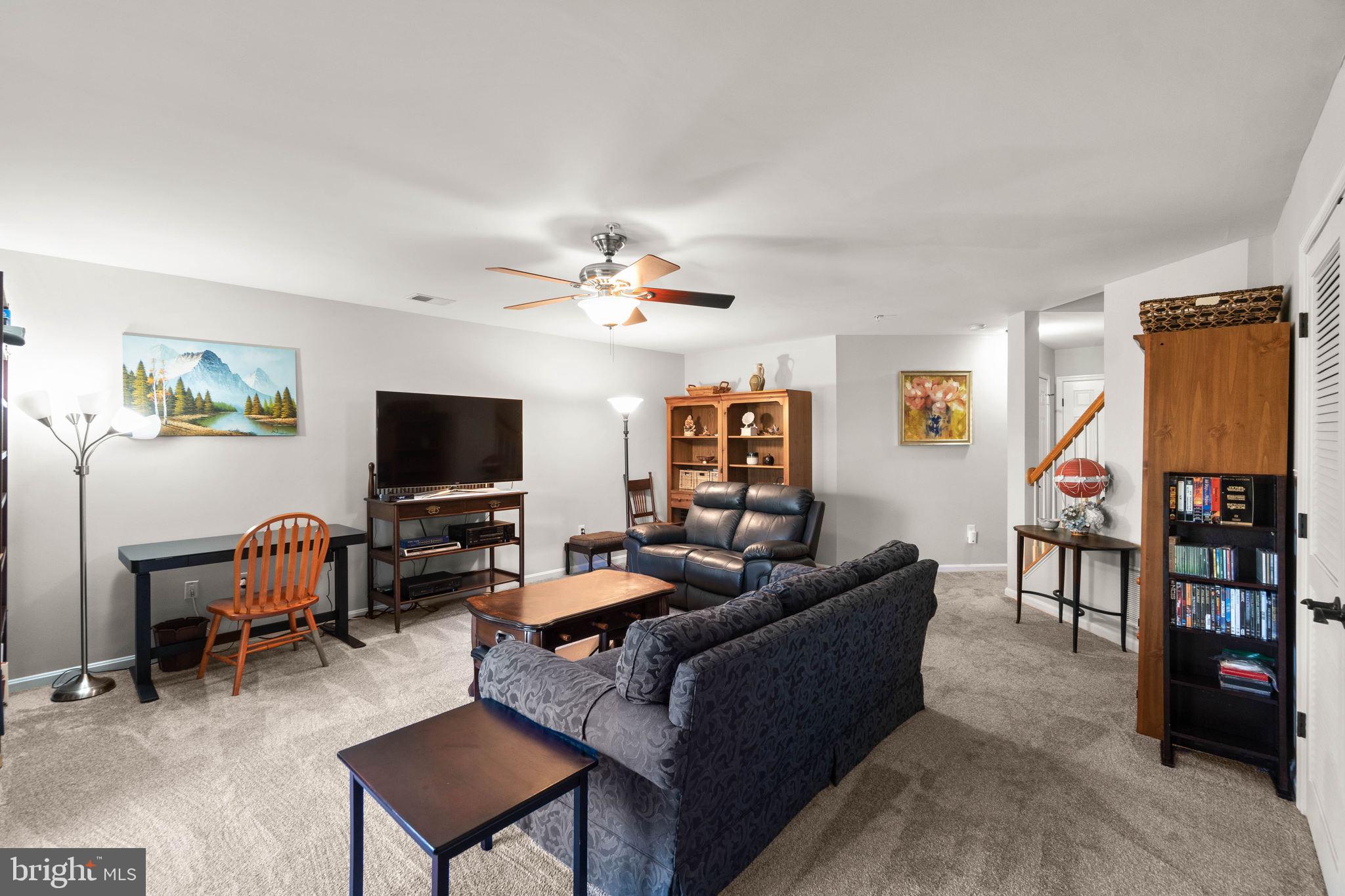 MANOR OAKS - Residential