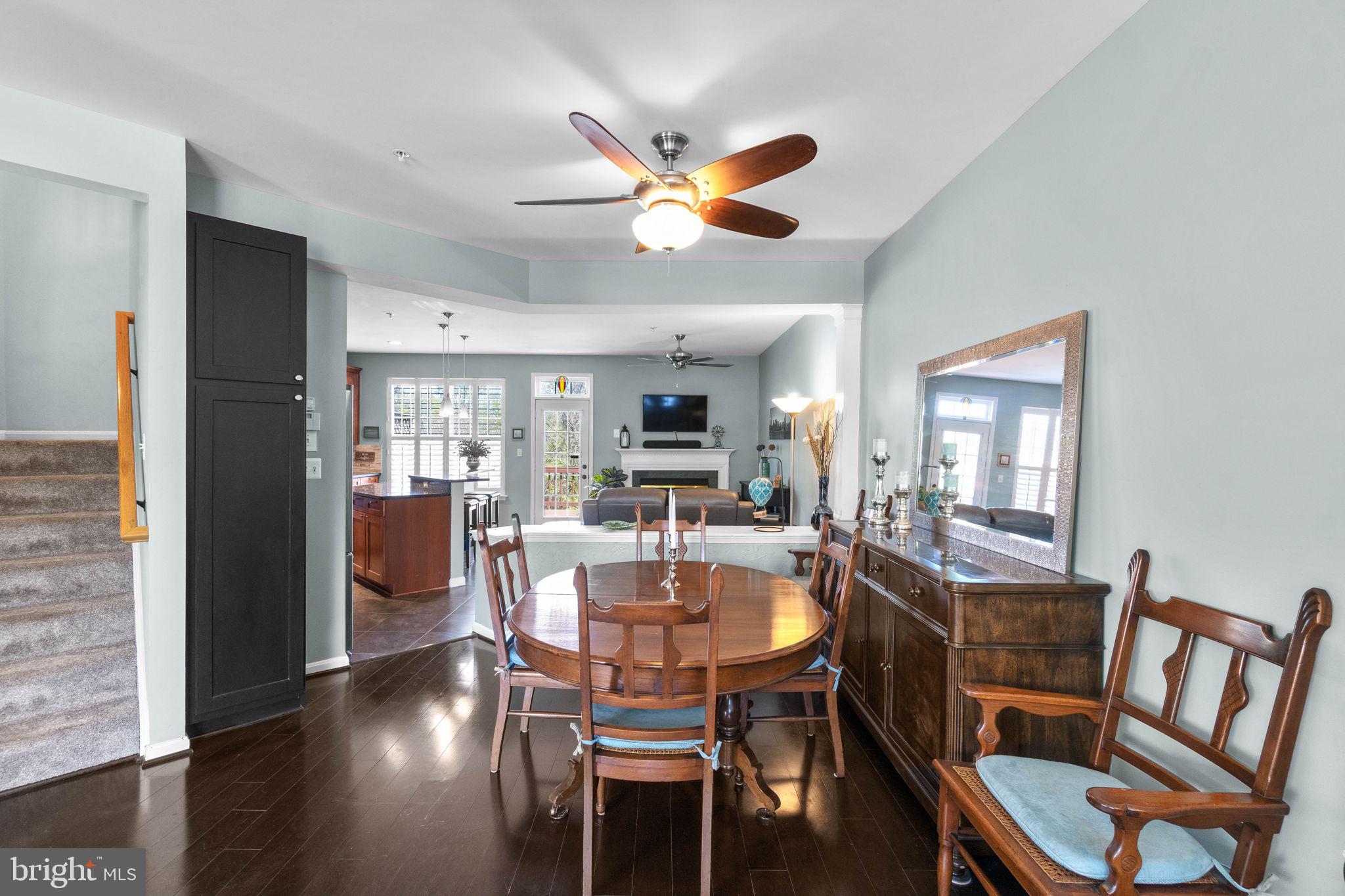 MANOR OAKS - Residential