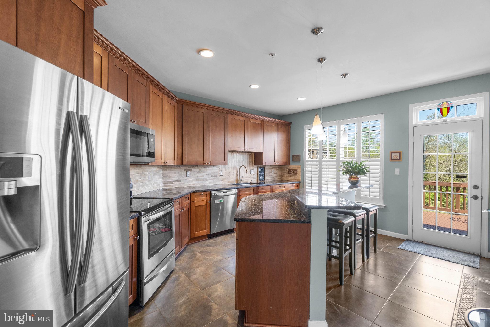 MANOR OAKS - Residential