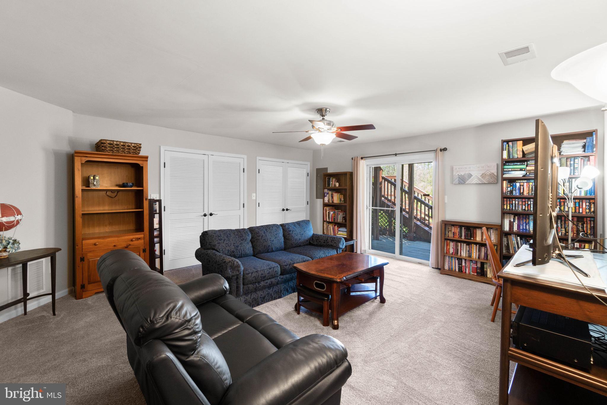 MANOR OAKS - Residential