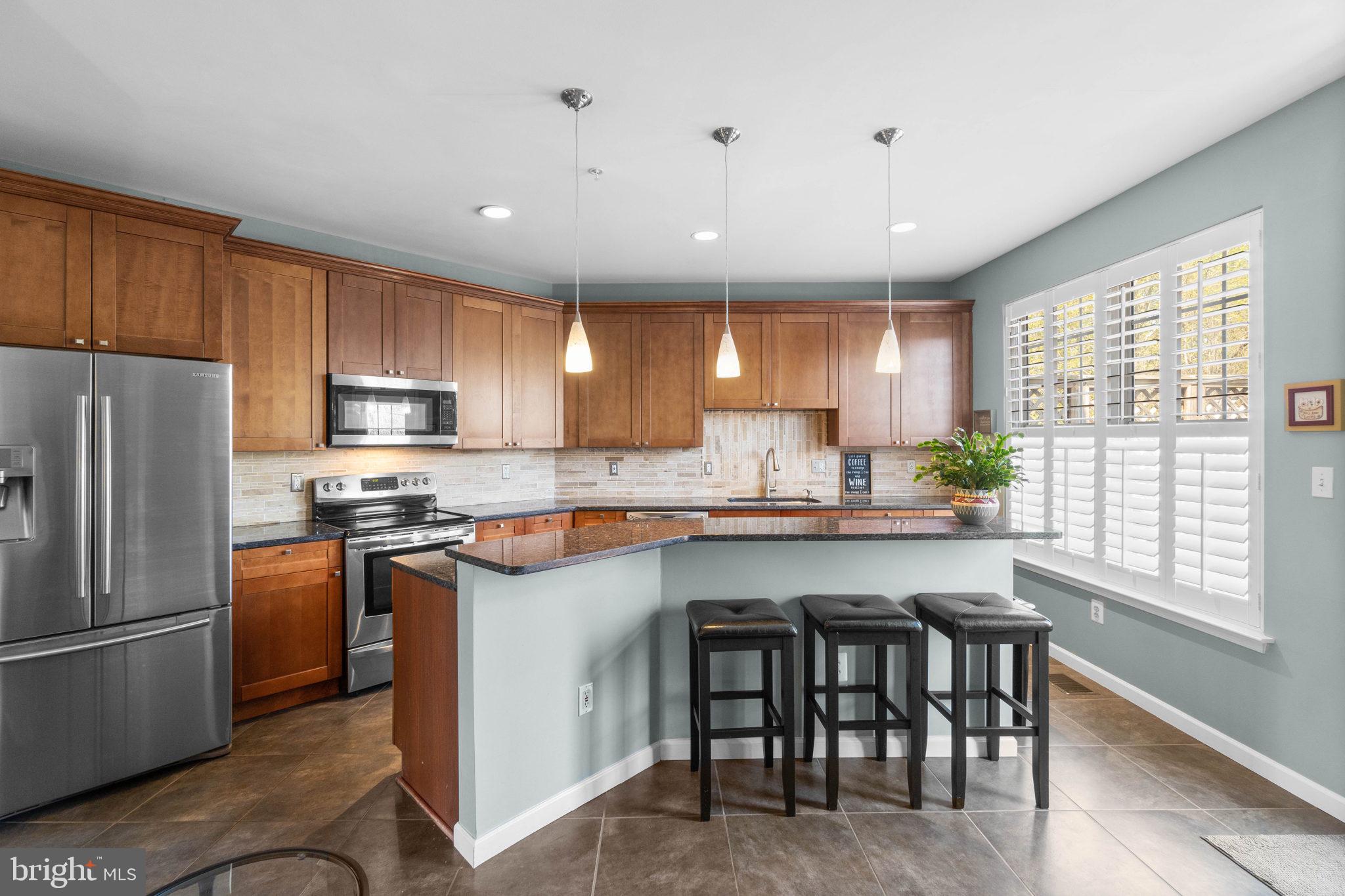 MANOR OAKS - Residential