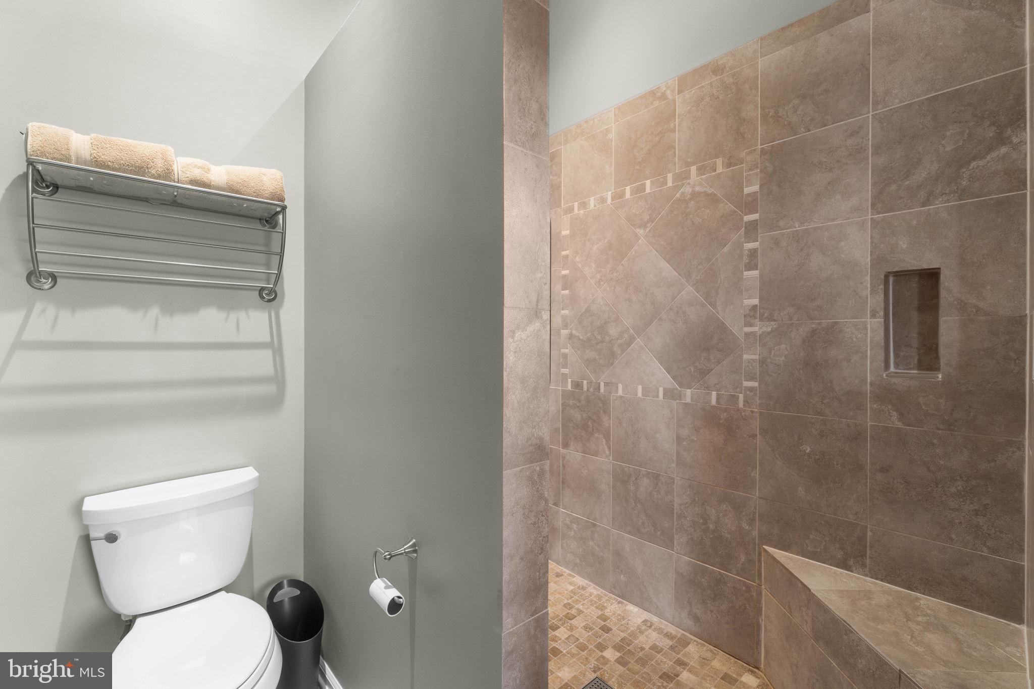 MANOR OAKS - Residential