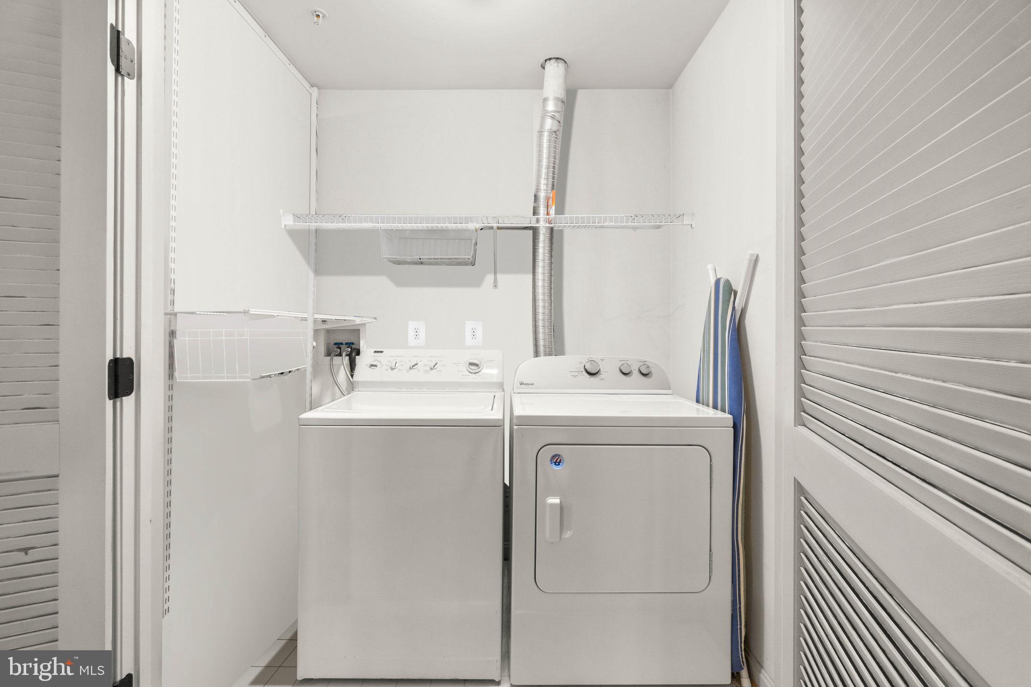 MANOR OAKS - Residential