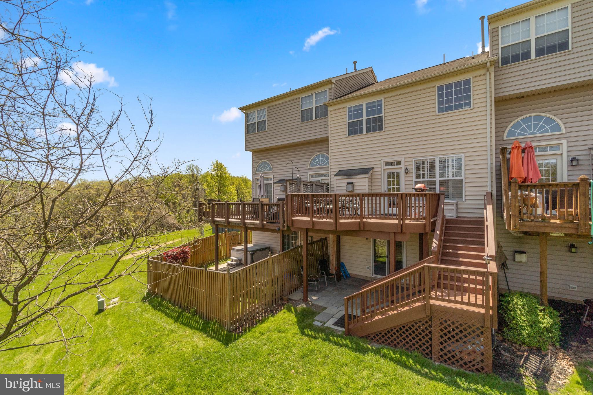 MANOR OAKS - Residential