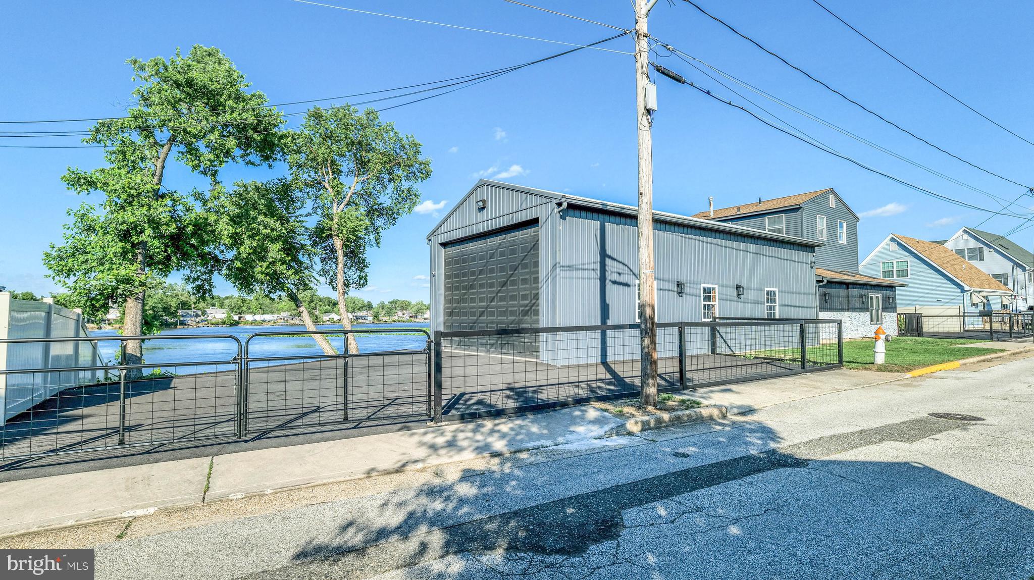 29 EDGEWATER AVENUE