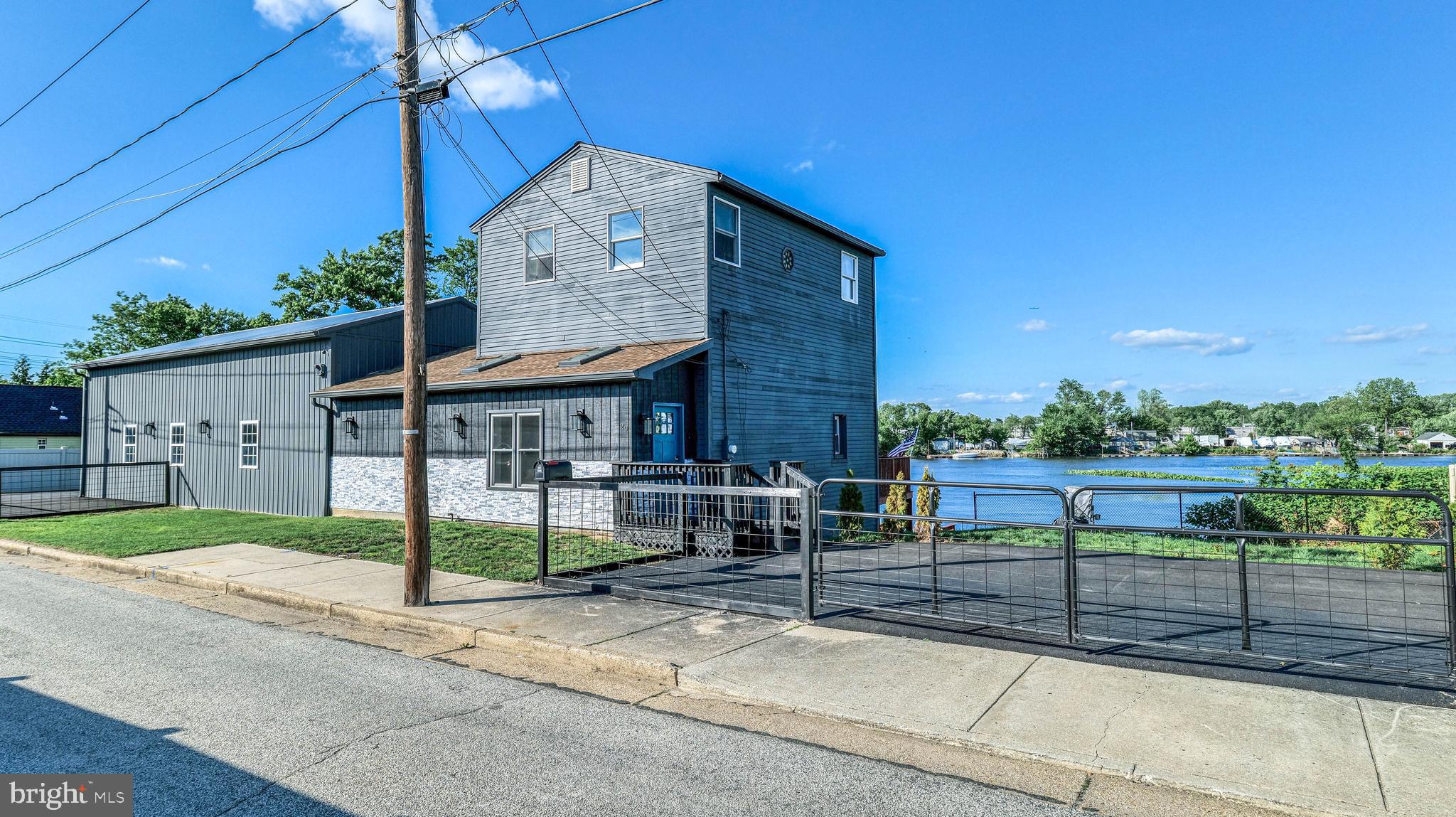 29 EDGEWATER AVENUE