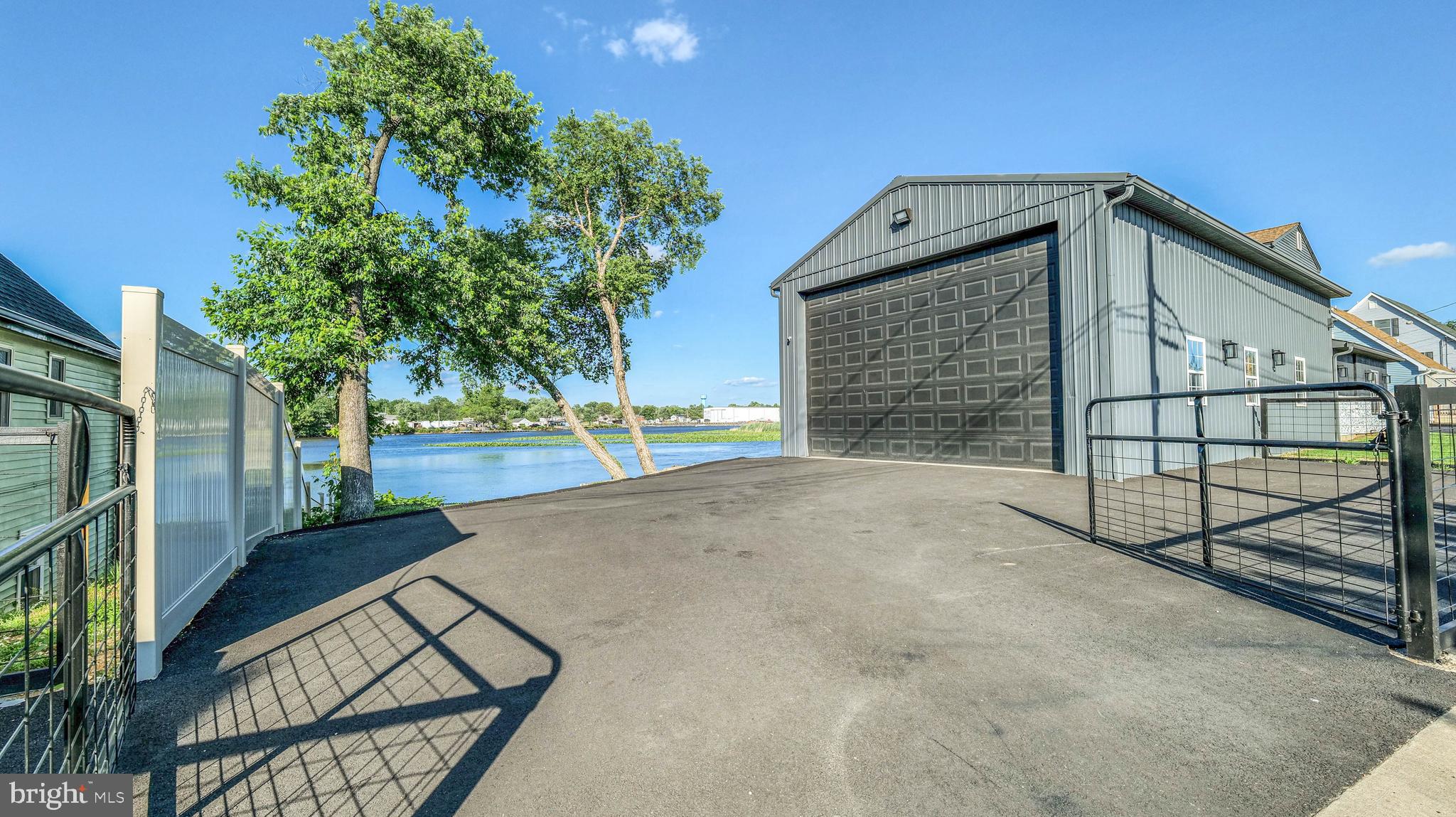 29 EDGEWATER AVENUE