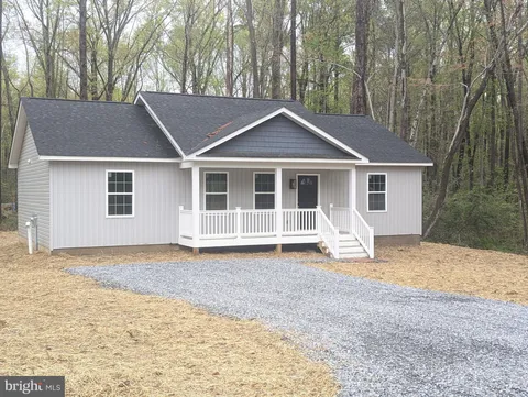 203 Woodbine, Colonial Beach, VA MLS: VAWE2008458