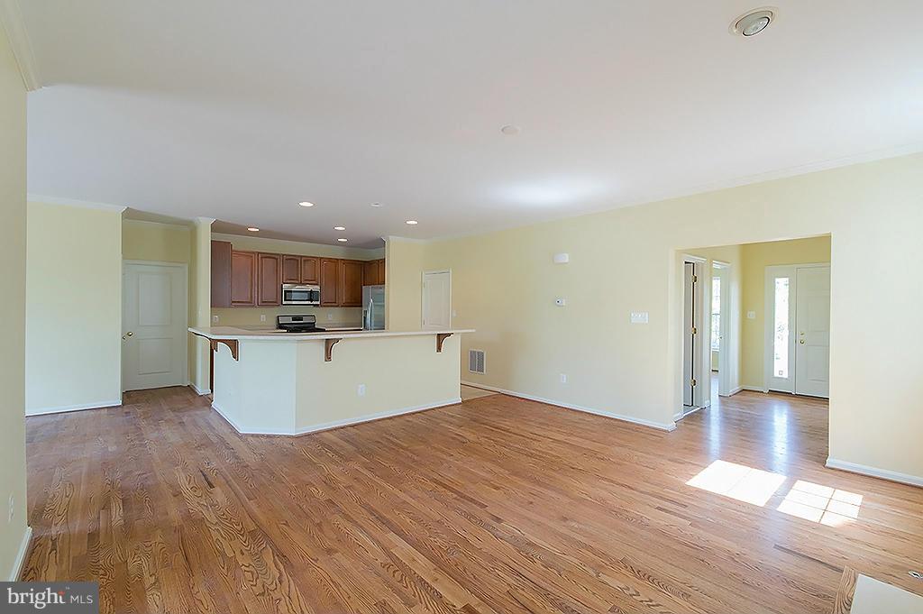 THE LAKES AT MARTINSBURG - Residential Lease