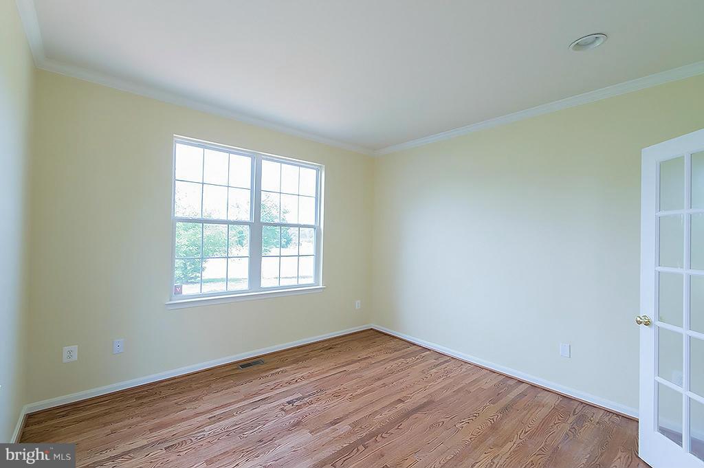 THE LAKES AT MARTINSBURG - Residential Lease