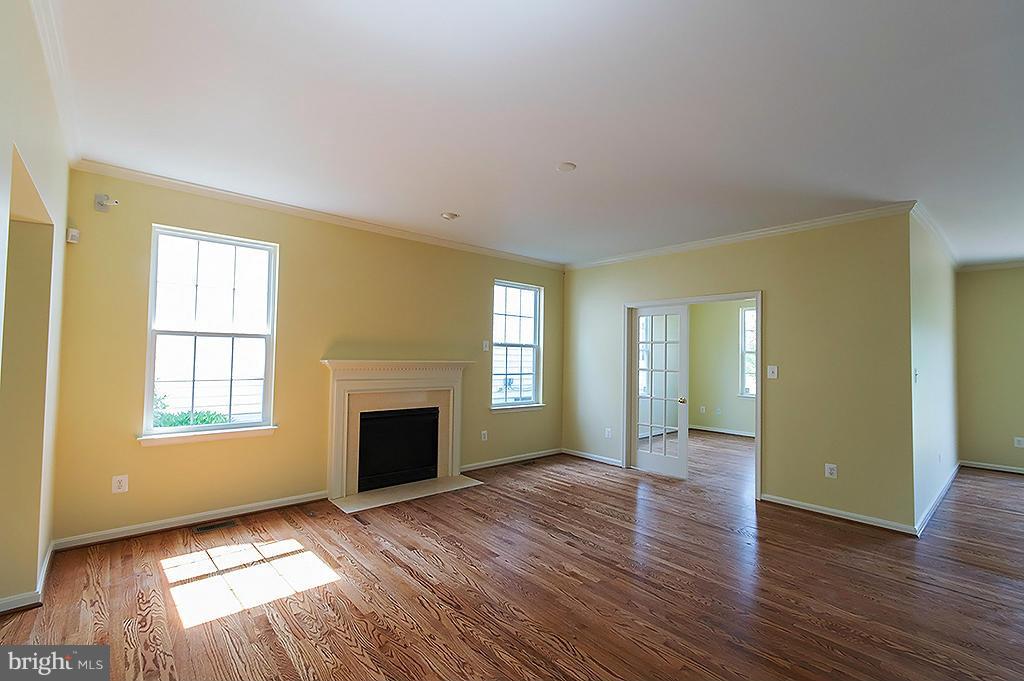 THE LAKES AT MARTINSBURG - Residential Lease