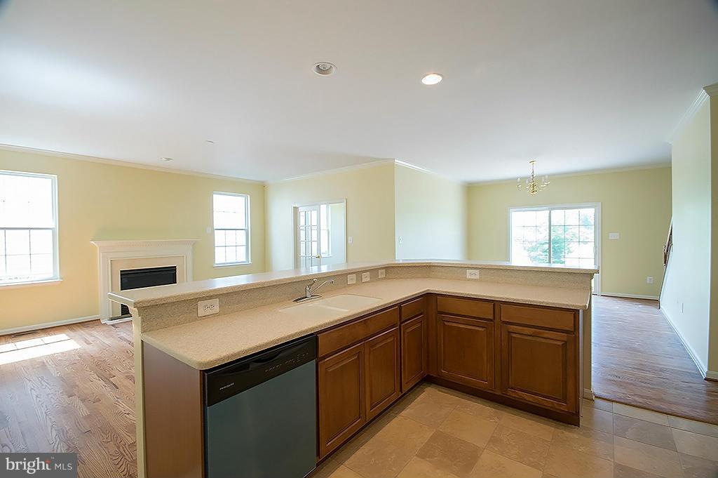 THE LAKES AT MARTINSBURG - Residential Lease