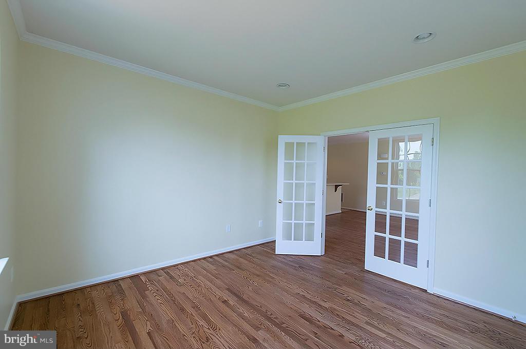 THE LAKES AT MARTINSBURG - Residential Lease