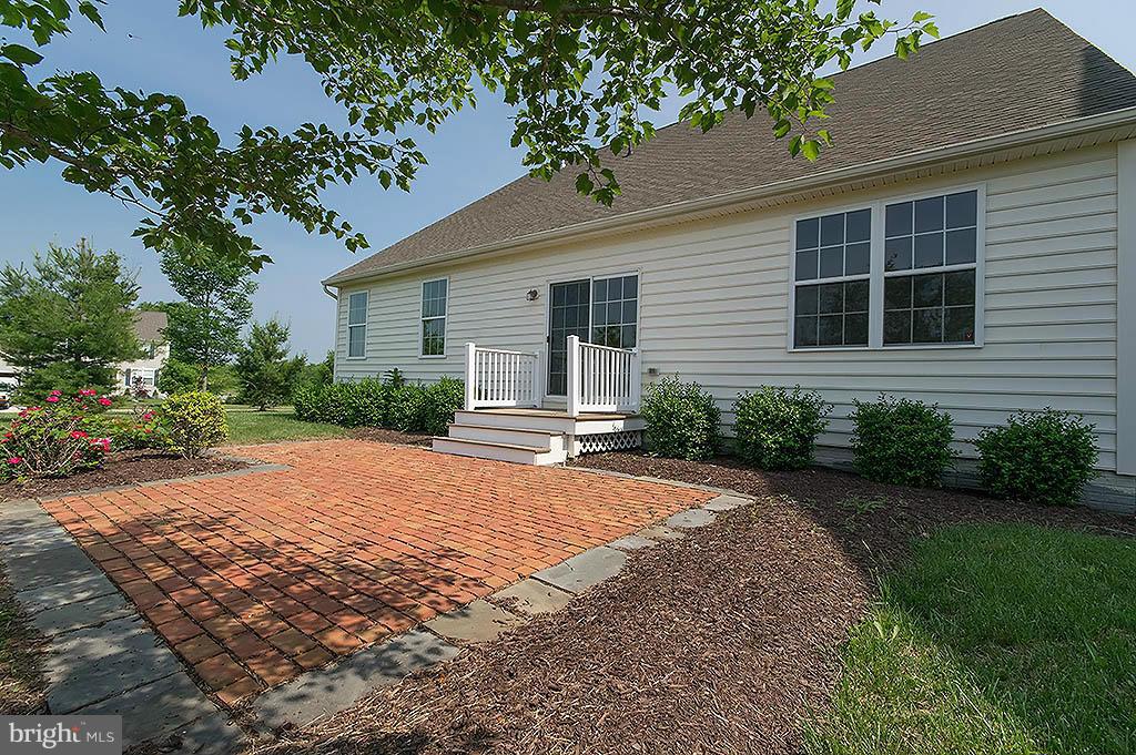 THE LAKES AT MARTINSBURG - Residential Lease