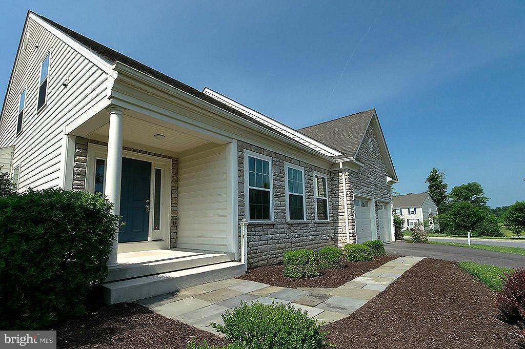 THE LAKES AT MARTINSBURG - Residential Lease