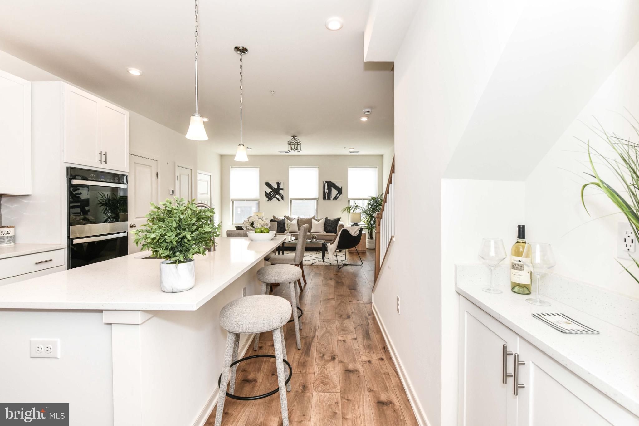 REGAL CHASE - Residential