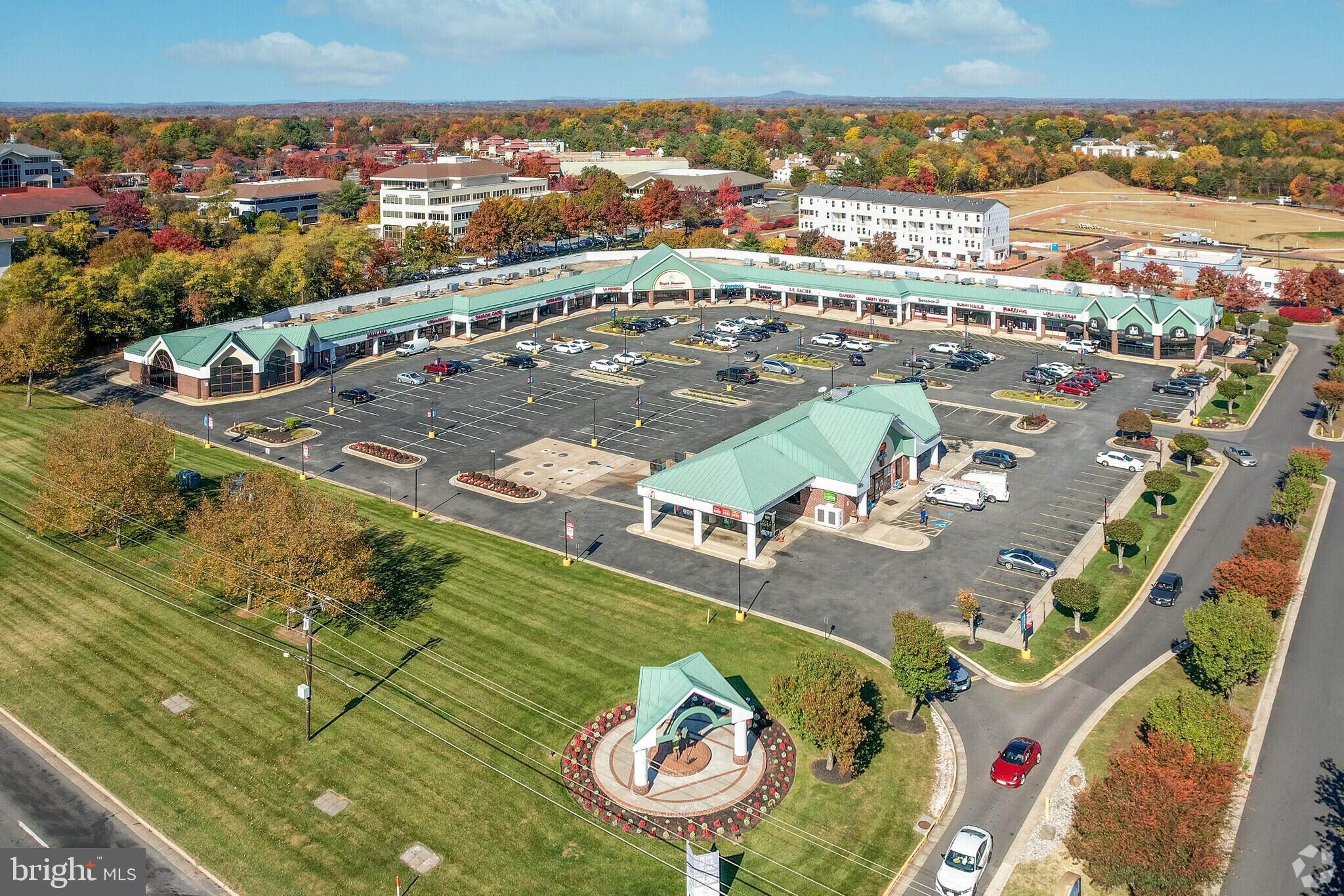 REGAL CHASE - Residential