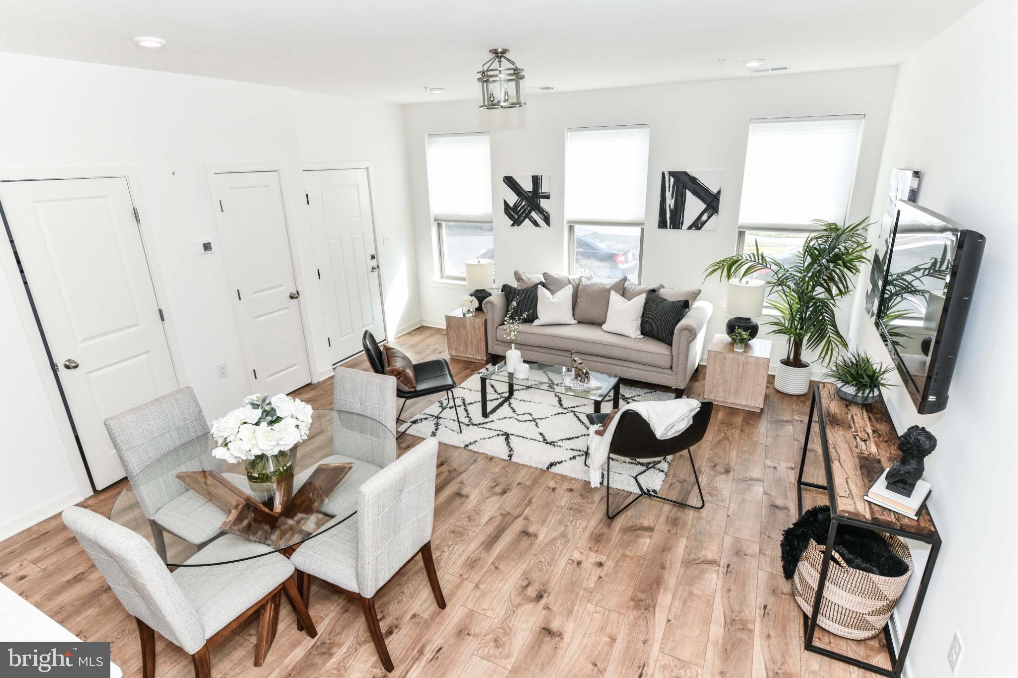 REGAL CHASE - Residential