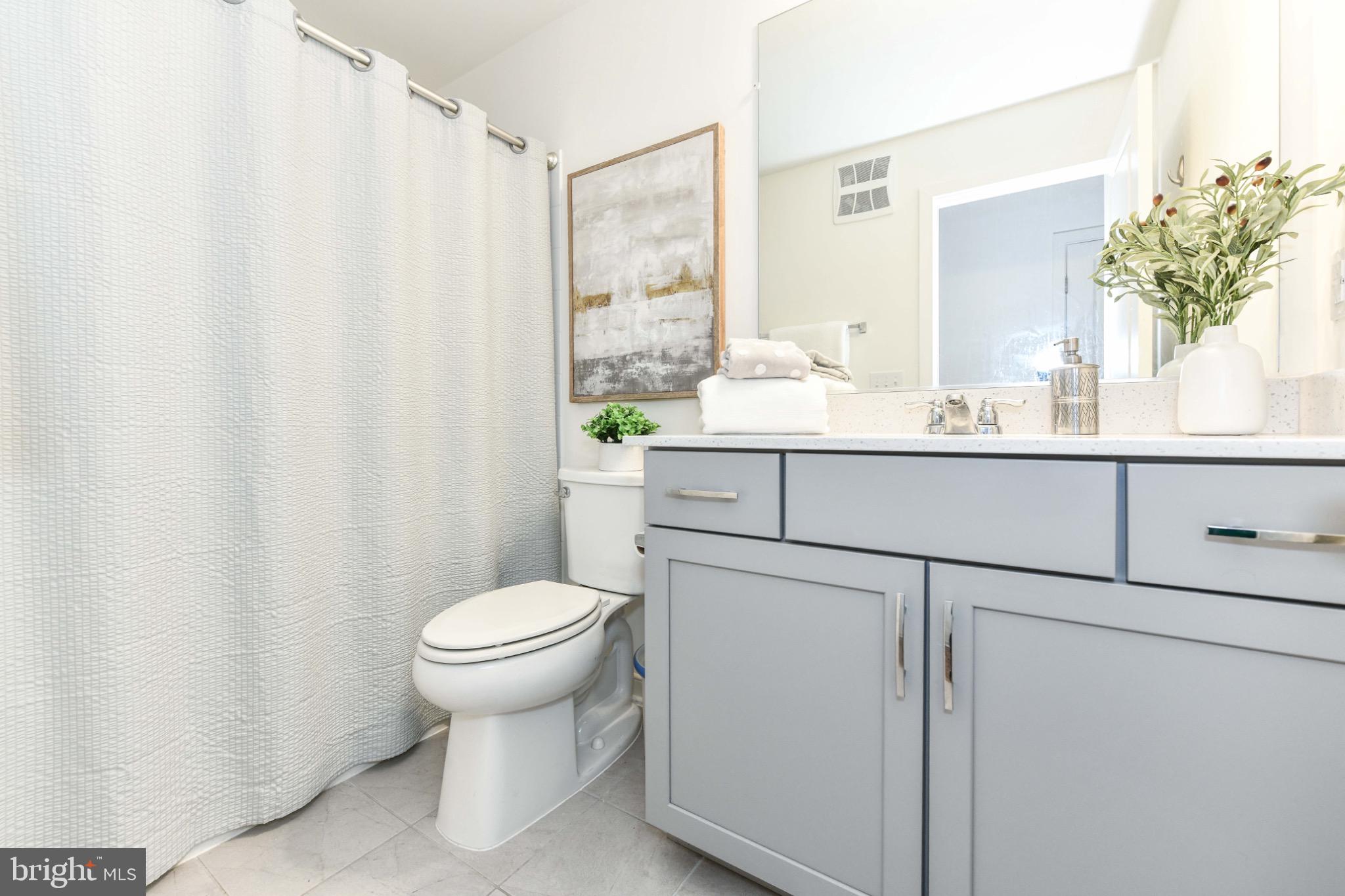 REGAL CHASE - Residential