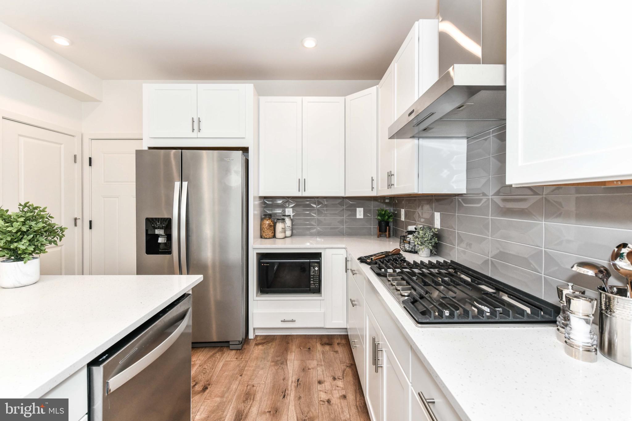 REGAL CHASE - Residential