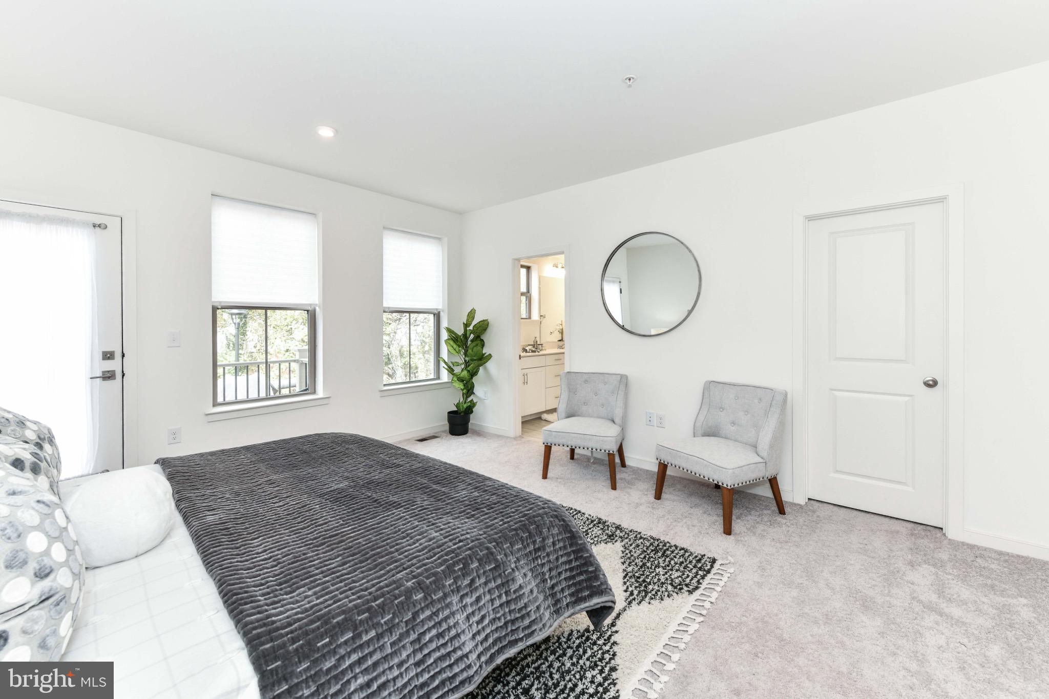 REGAL CHASE - Residential