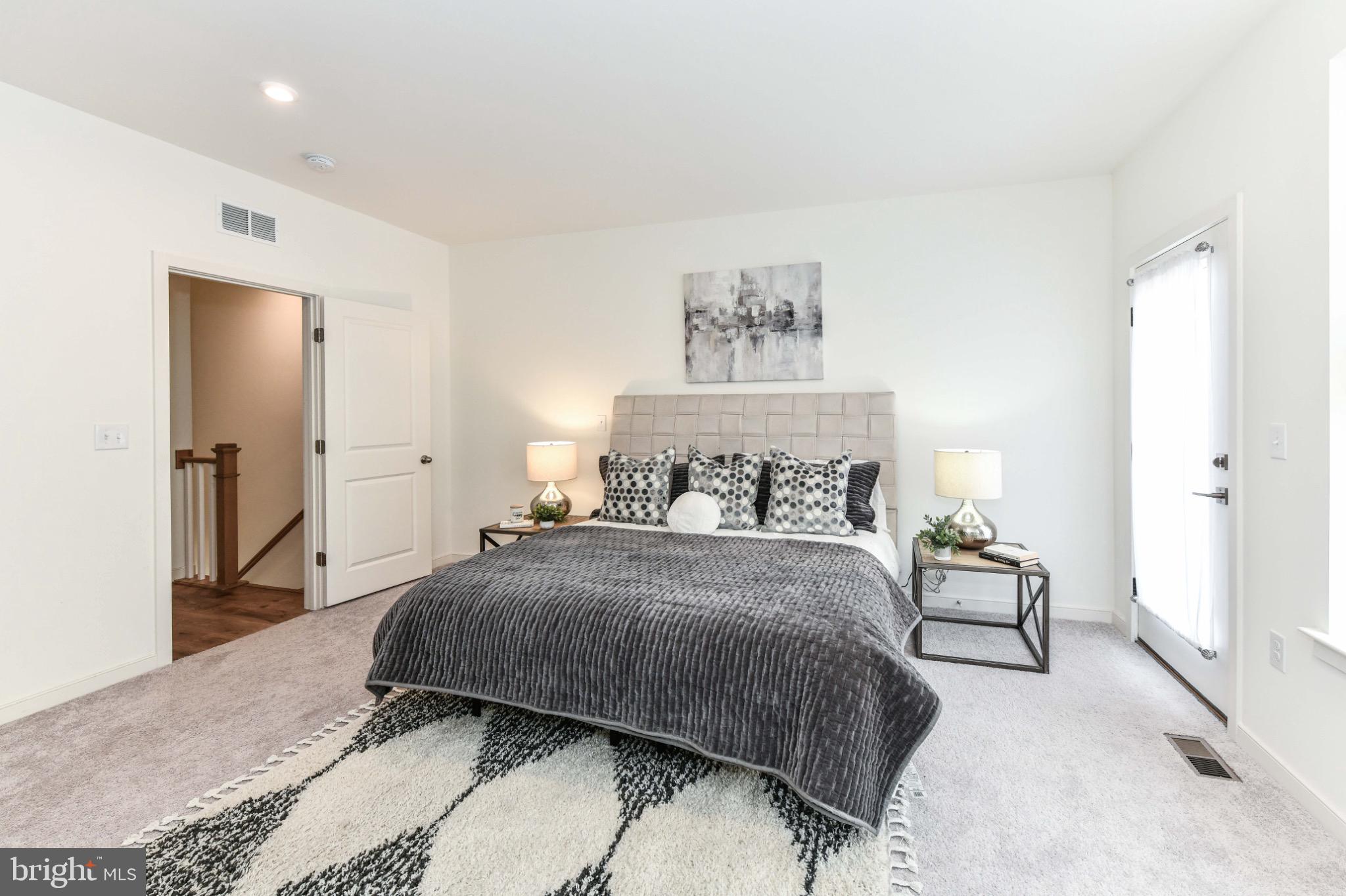 REGAL CHASE - Residential