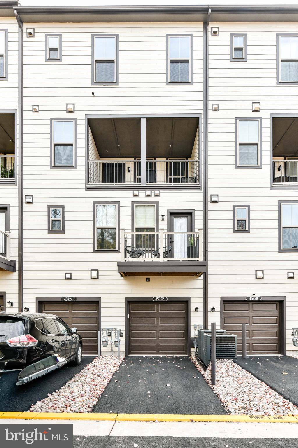 REGAL CHASE - Residential