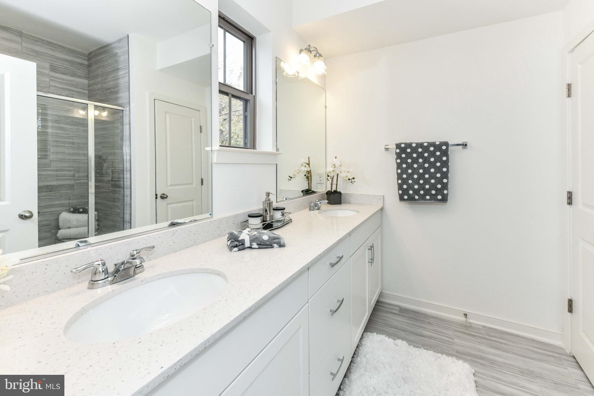 REGAL CHASE - Residential