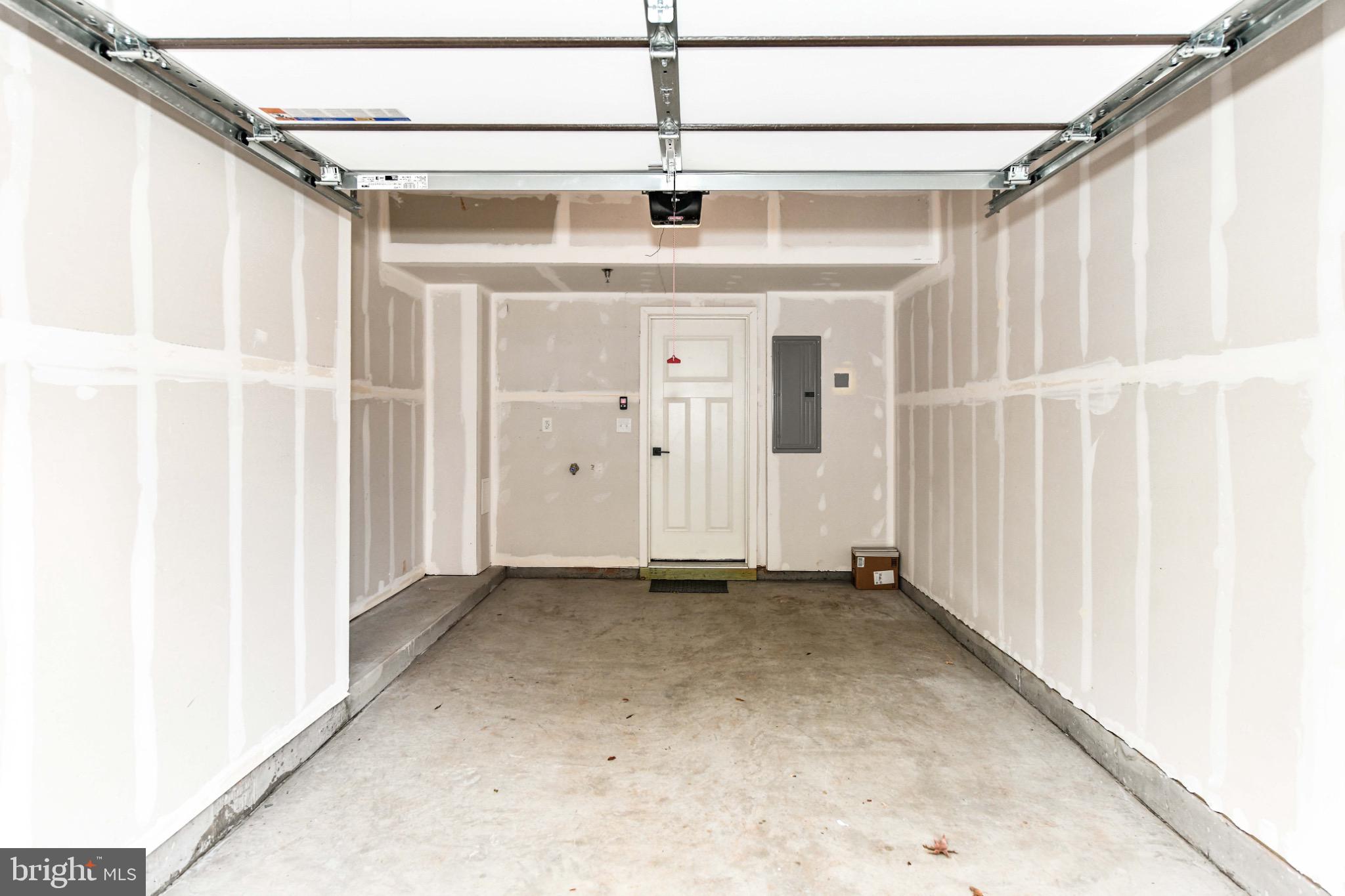 REGAL CHASE - Residential