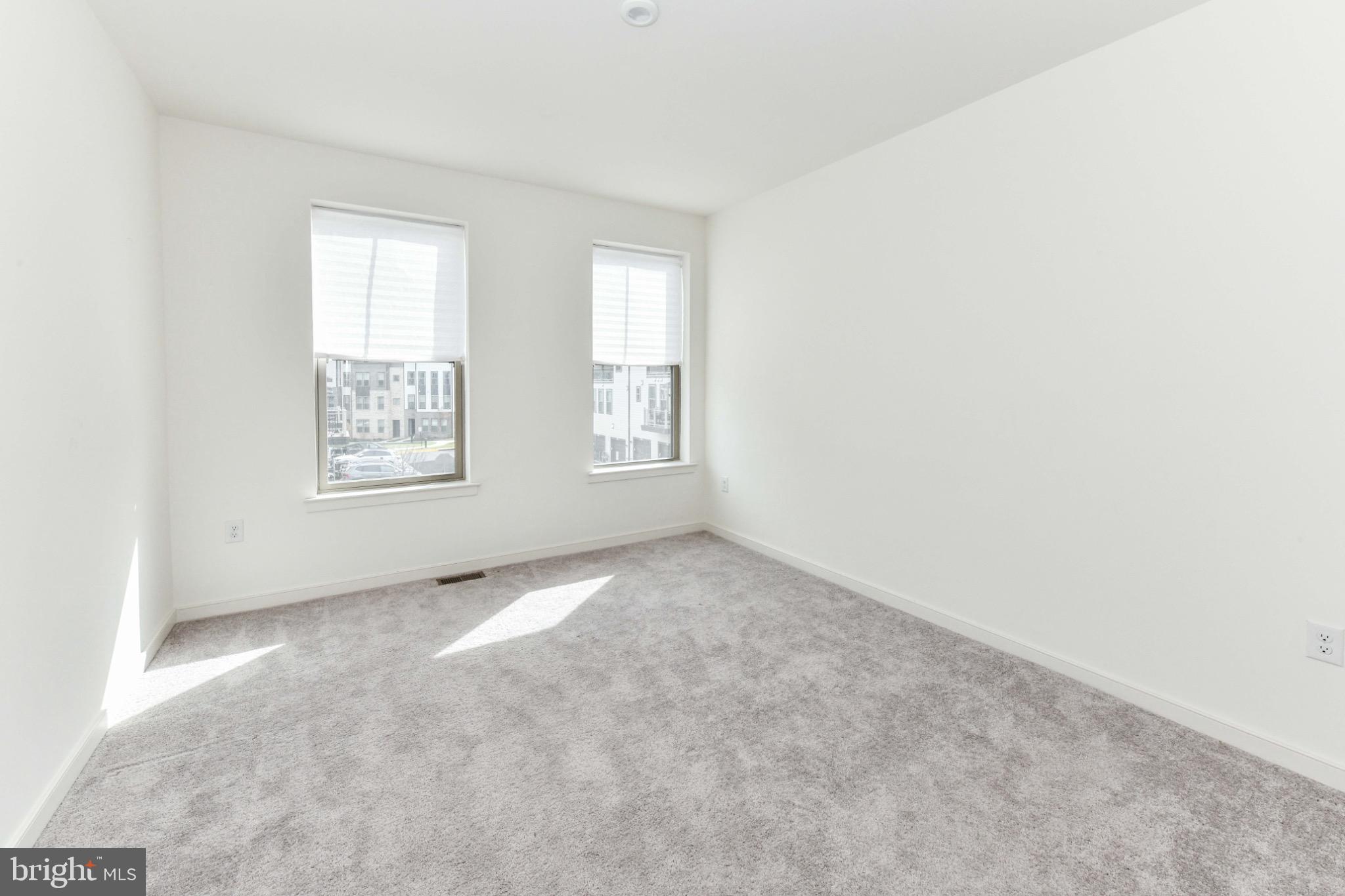 REGAL CHASE - Residential