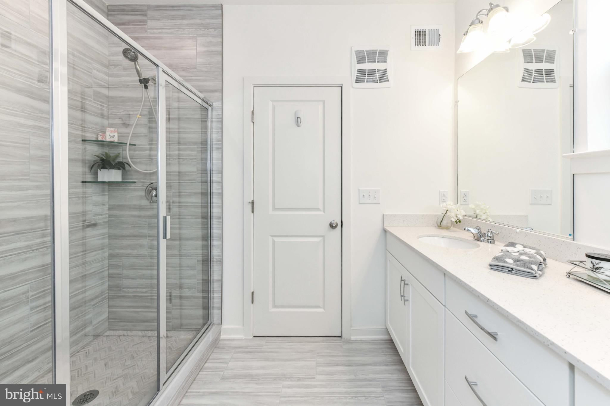 REGAL CHASE - Residential