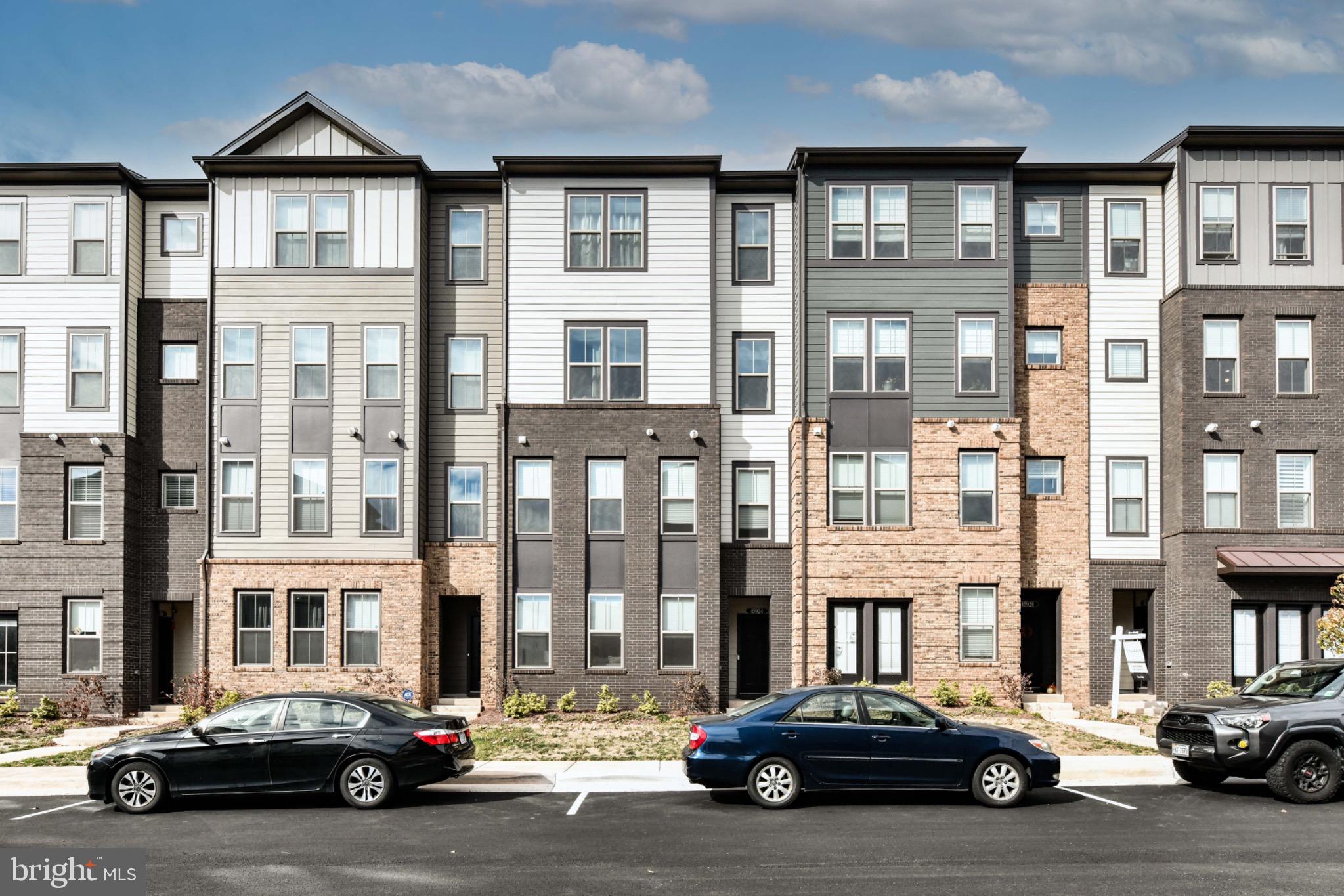 REGAL CHASE - Residential