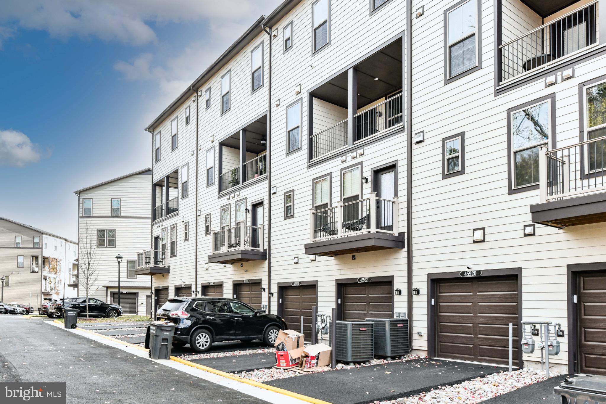 REGAL CHASE - Residential