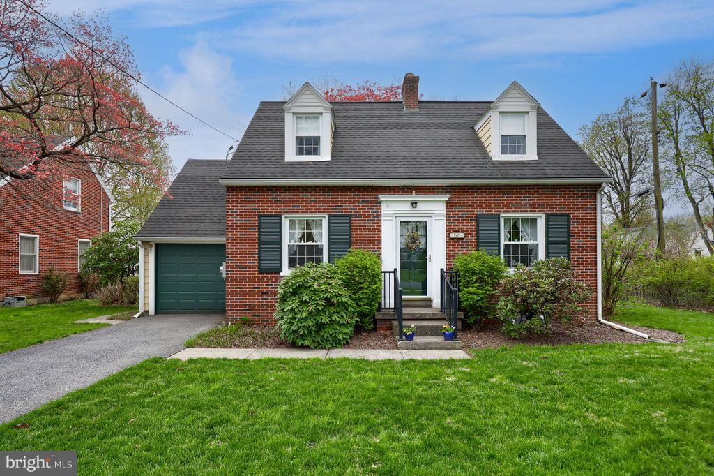 Photo of 164 E Roseville Road, LANCASTER, PA 17601 (MLS # PALA2086306)