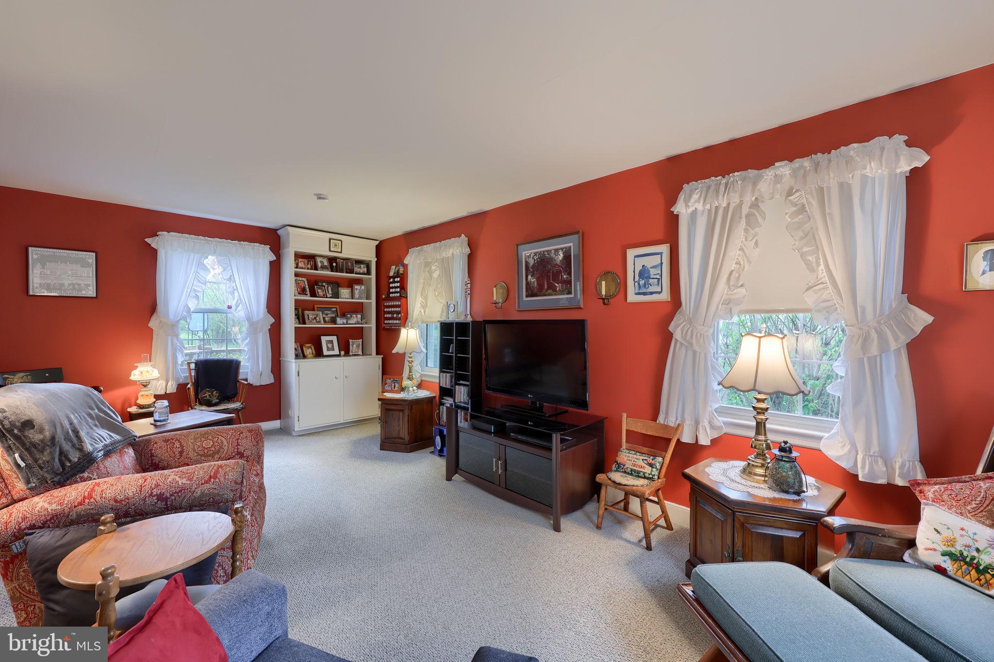 164 E ROSEVILLE ROAD