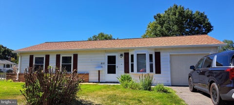 Photo of 815 S Cypress Court, STERLING, VA 20164 (MLS # VALO2136788)